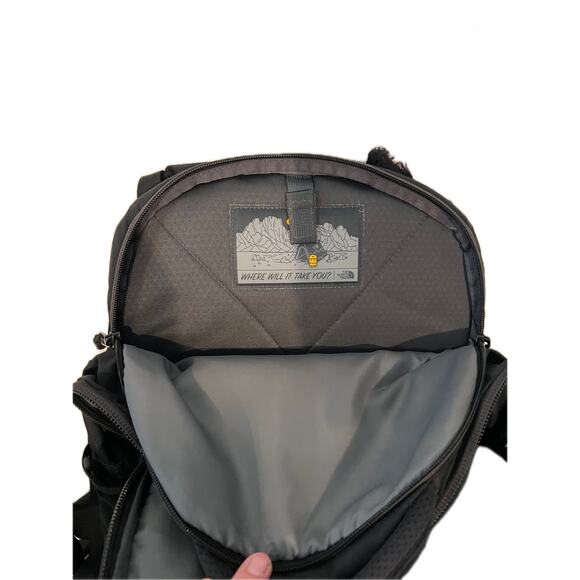 The North Face Recon Black Backpack - Picture 5 of 6